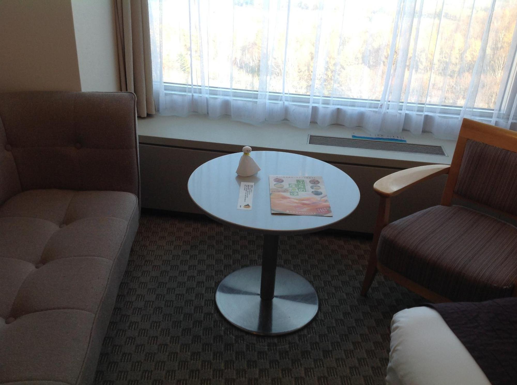 Shin Furano Prince Hotel Pokój zdjęcie A table in a hotel room